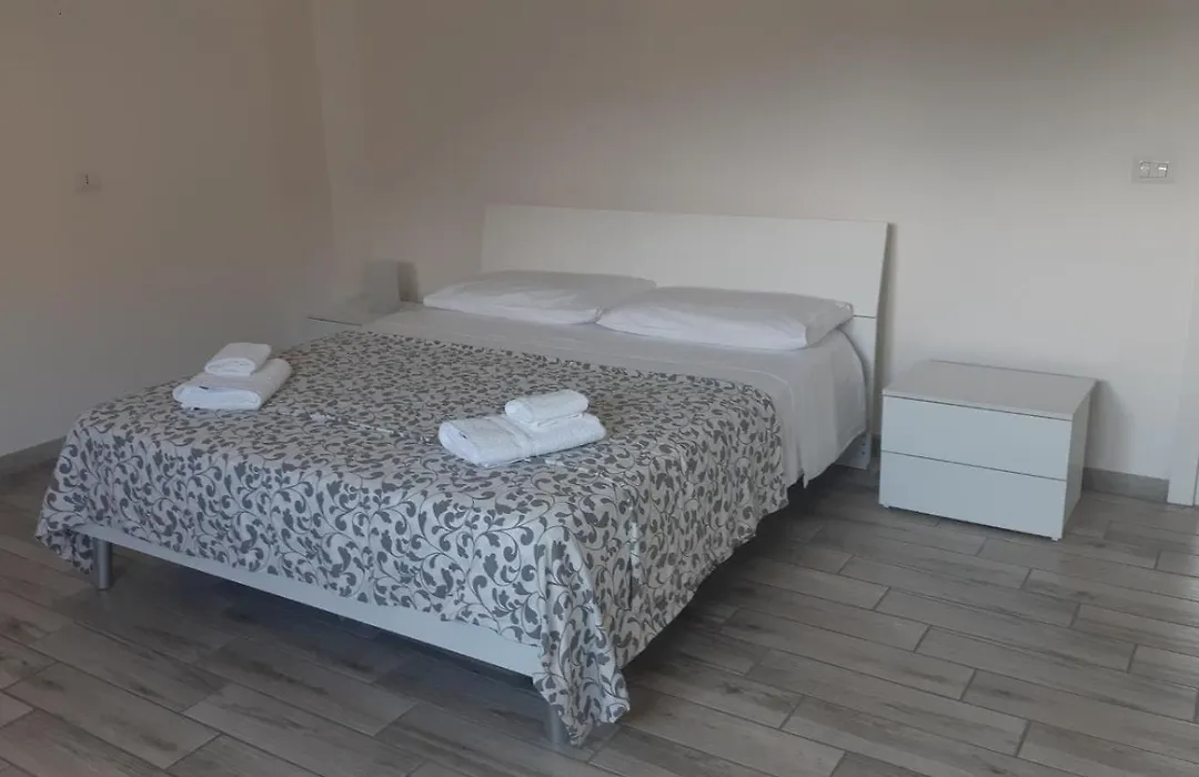 RESIDENCE - Giorni Felici - RANDAZZO CENTRO - Appartamento Vacanze - Chiamaci prima !!!-1